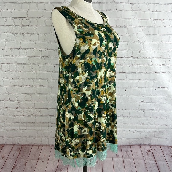 LOGO by Lori Goldstein Printed Lace Trim Tank Top Size 1X - Picture 4 of 9